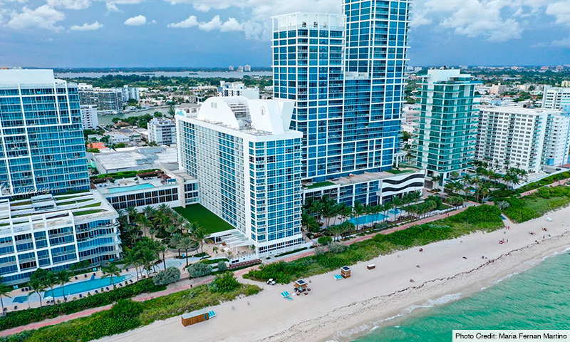 02-Carillion-Miami-Beach-2021-Building